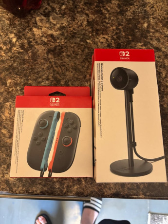 nintendo-switch-2-joy-cons-and-camera-bundle-big-1