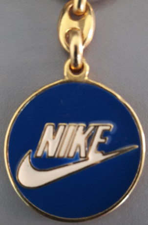 nike-keyring-brand-new-chunky-golden-metallic-post-or-collect-big-2