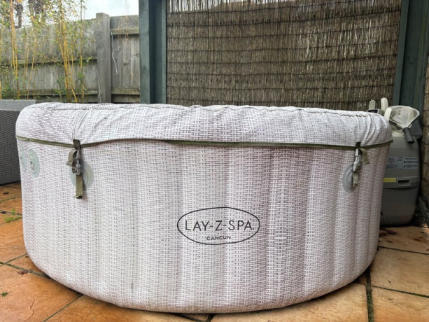 cancun-lay-z-spa-big-0