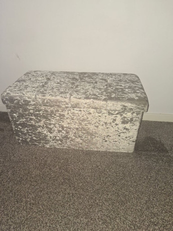 brushed-silver-velvet-storeage-box-seat-big-1