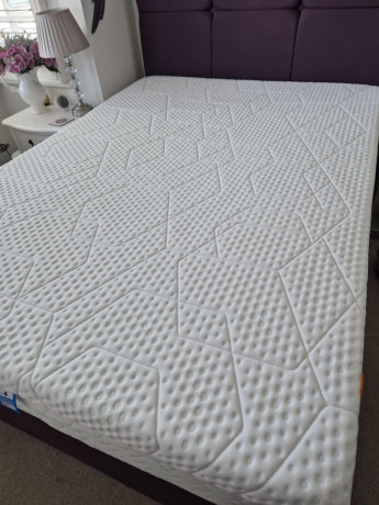 emma-premium-mattress-topper-double-135cm-x-190cm-rrp-ps240-big-0