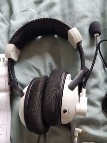 turtle-beach-earforce-x31-wireless-headphones-big-0