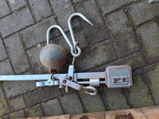 butchers-meat-weighing-scales