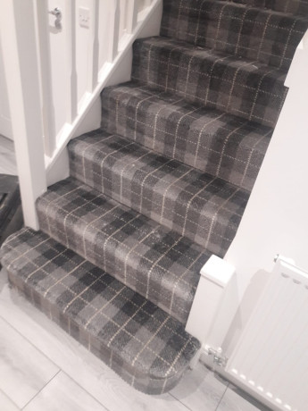 carpet-and-vinyl-fitting-service-experienced-carpet-fitter-big-0