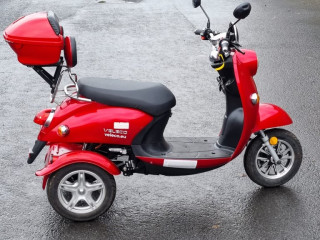 veleco-zt63-15-mph-mobility-scooter-takes-199kg-43-miles-new-batteries