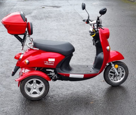 veleco-zt63-15-mph-mobility-scooter-takes-199kg-43-miles-new-batteries-big-0