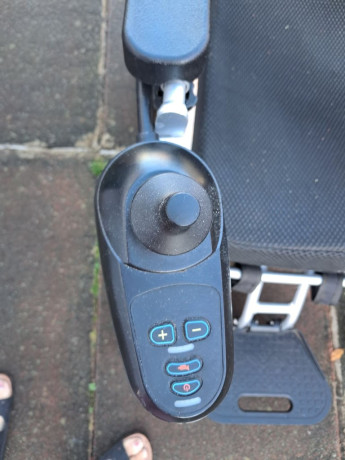 electric-folding-wheelchair-big-1