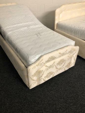 electric-adjustable-bed-big-2