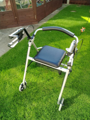 high-back-fireside-chair-with-easy-push-seat-big-2