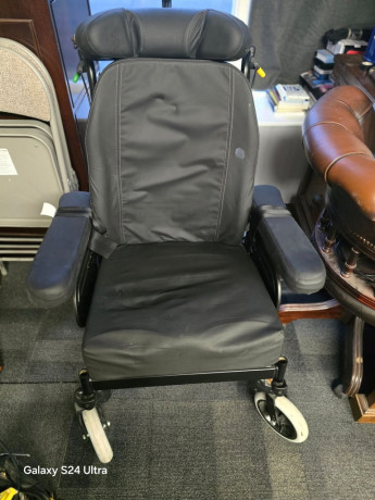 rea-azalea-manual-wheelchair-big-0