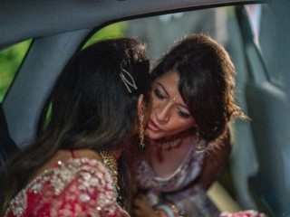 female-wedding-photographer-female-videographer