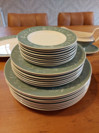 cascade-vintage-crockery-set-offers-considered-big-0