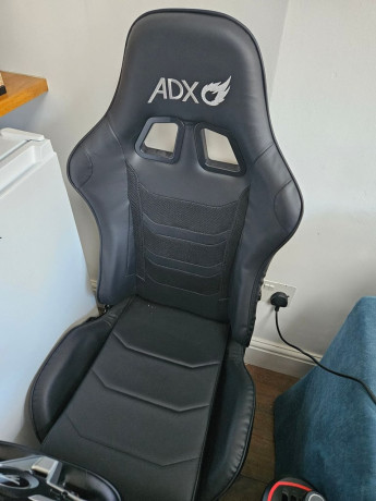 thrustmaster-t248seat-and-gear-stick-racing-sim-big-1