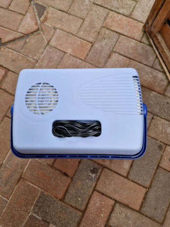 coca-cola-12v-cool-box-collectable-big-1