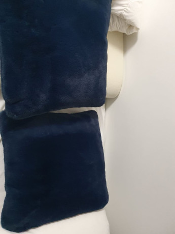 cushion-with-pockets-big-3