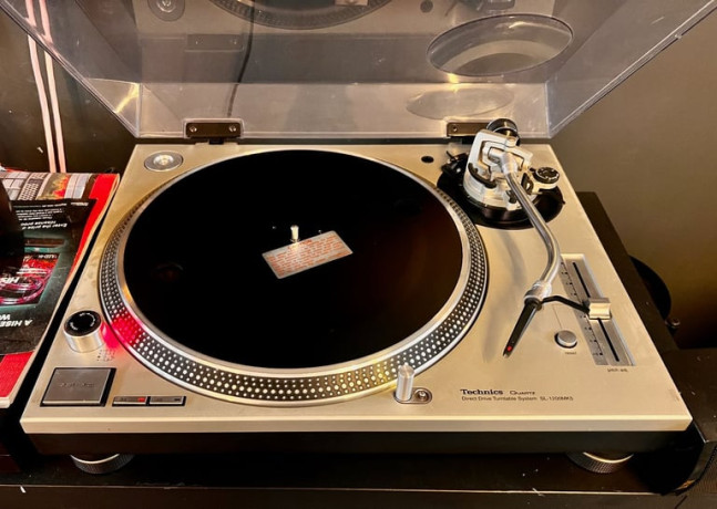technics-sl-1200-mk5-big-2