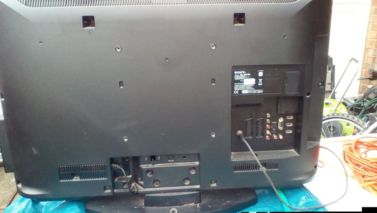 sony-bravia-32hdl-blx-television-big-1