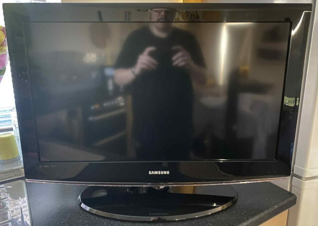 sony-bravia-32hdl-blx-television-big-2