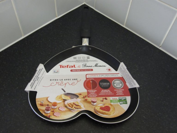 channel-no-5-on-canvas-beautiful-picture-big-2