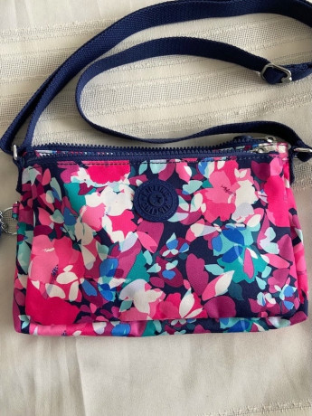 new-unused-kipling-bag-with-hallie-monkey-big-0