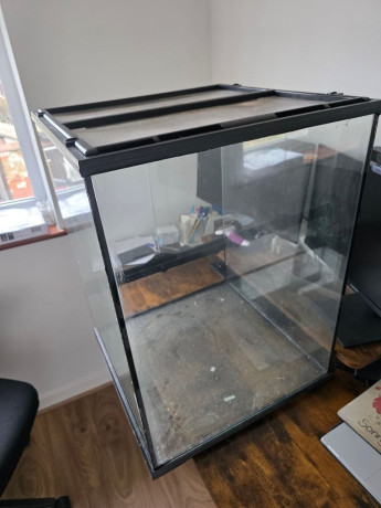exo-terra-vivarium-45x45x60-big-2