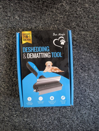 deshedding-and-dematting-dog-brush-big-1