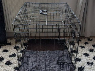 small-medium-dog-crate-w-tray-black